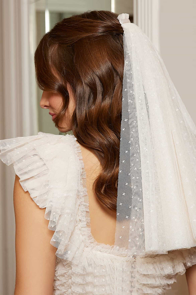 Kisses Short Veil – Cream