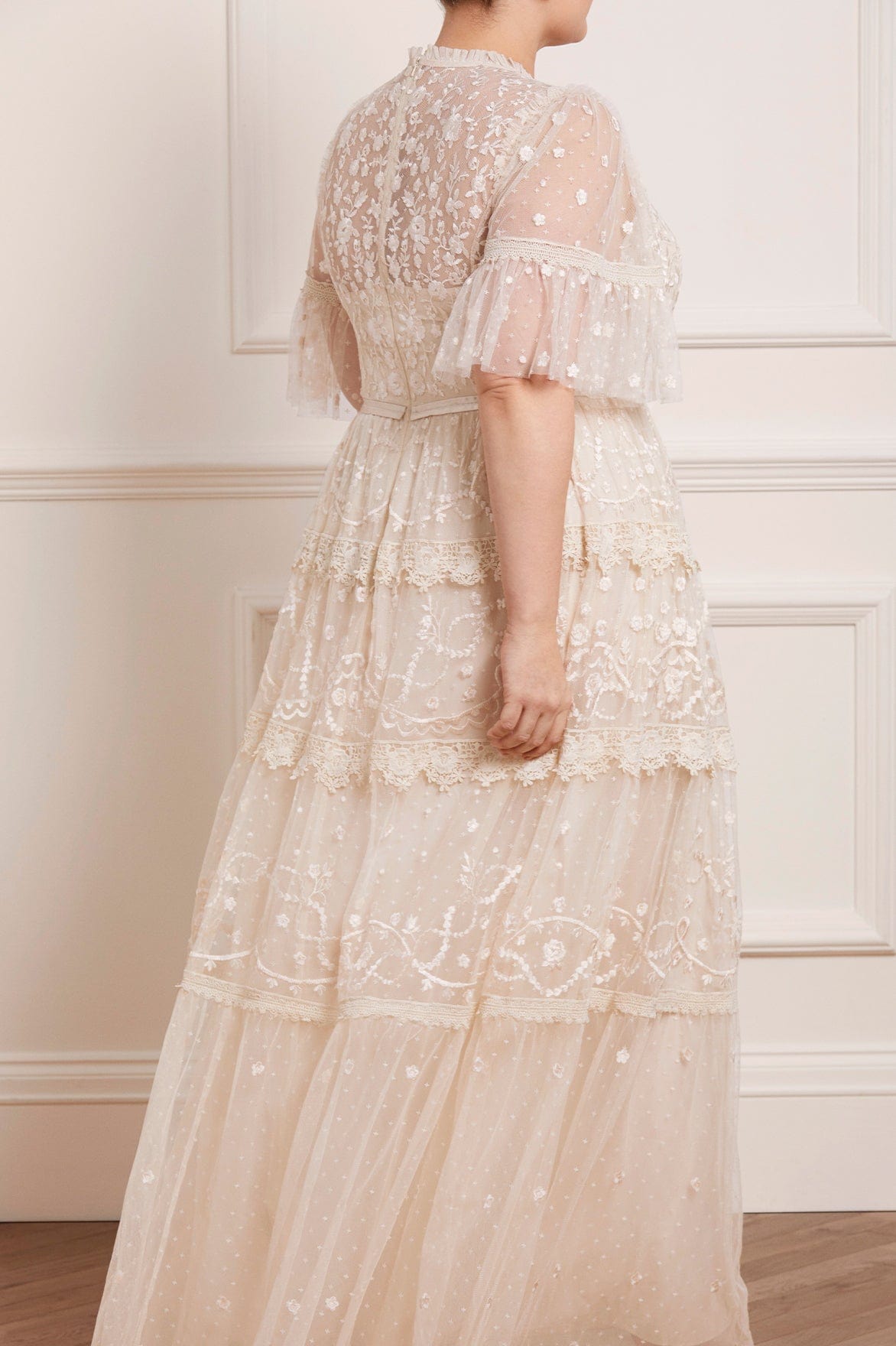 Midsummer Lace Round Neck Gown Midsummer Lace Round Neck Gown