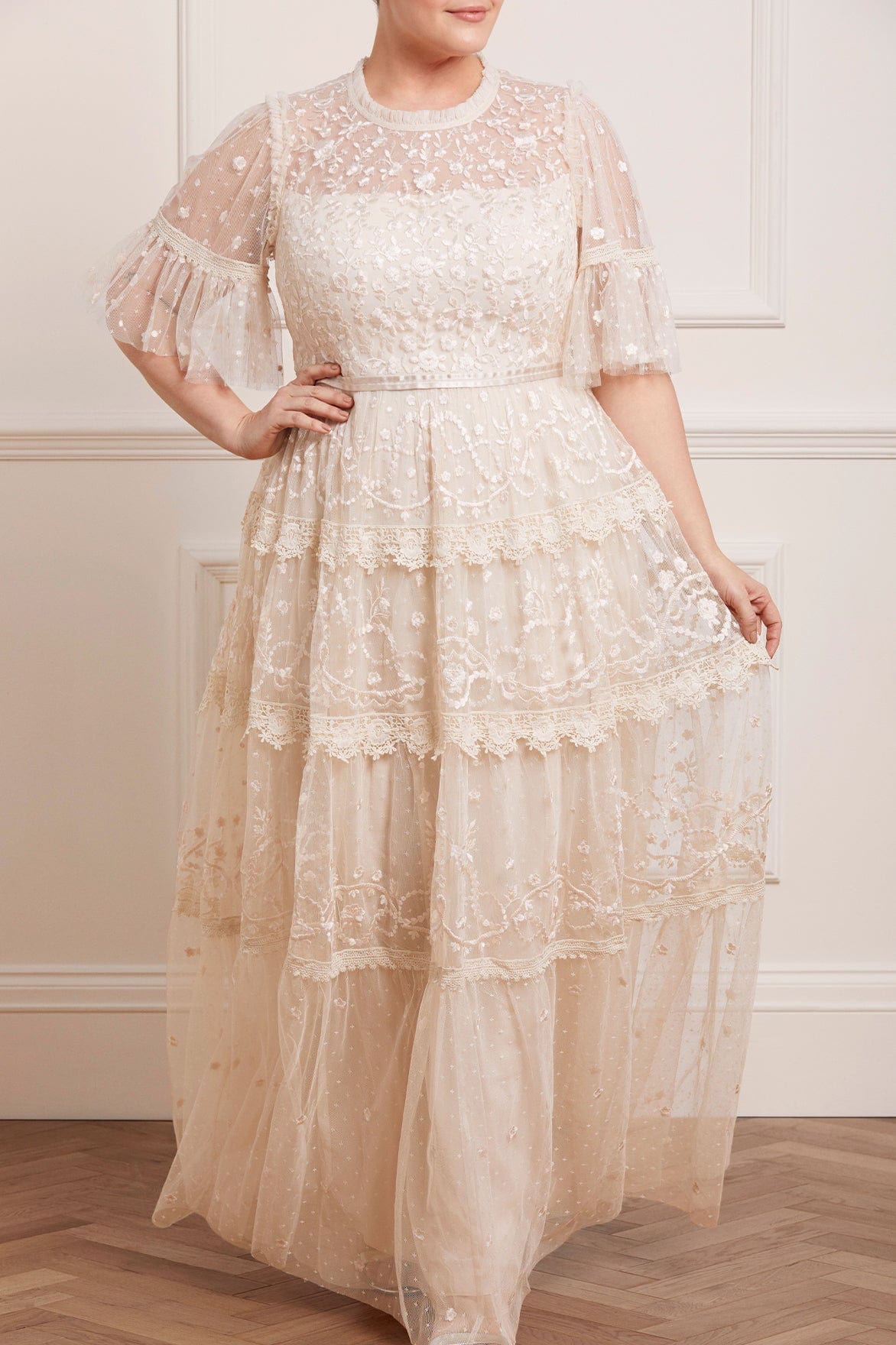 Midsummer Lace Round Neck Gown Midsummer Lace Round Neck Gown