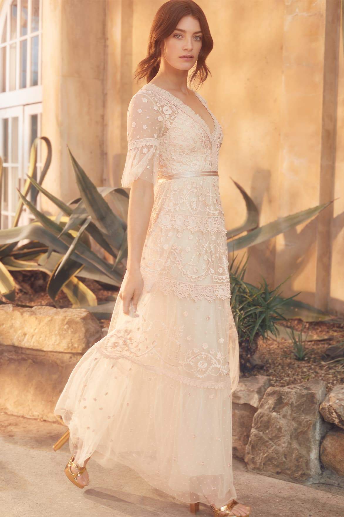 Midsummer Lace Gown – Champagne